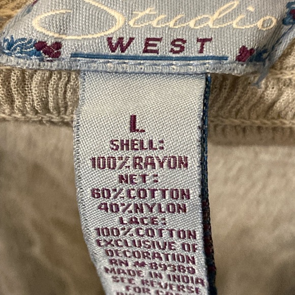 Women’s large Studio West top - Picture 2 of 2